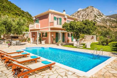 Elegant 3-Bedroom Villa with Pool & Sea View, Katelios